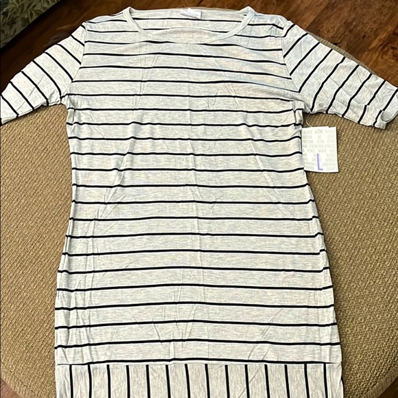 LulaRoe Julia striped - Picture 1 of 2